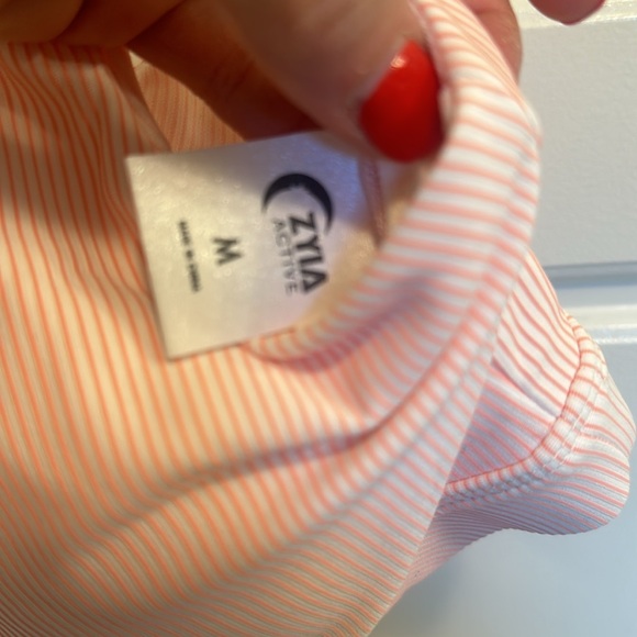 Zyia peach pinstripe sports bra - Picture 3 of 3